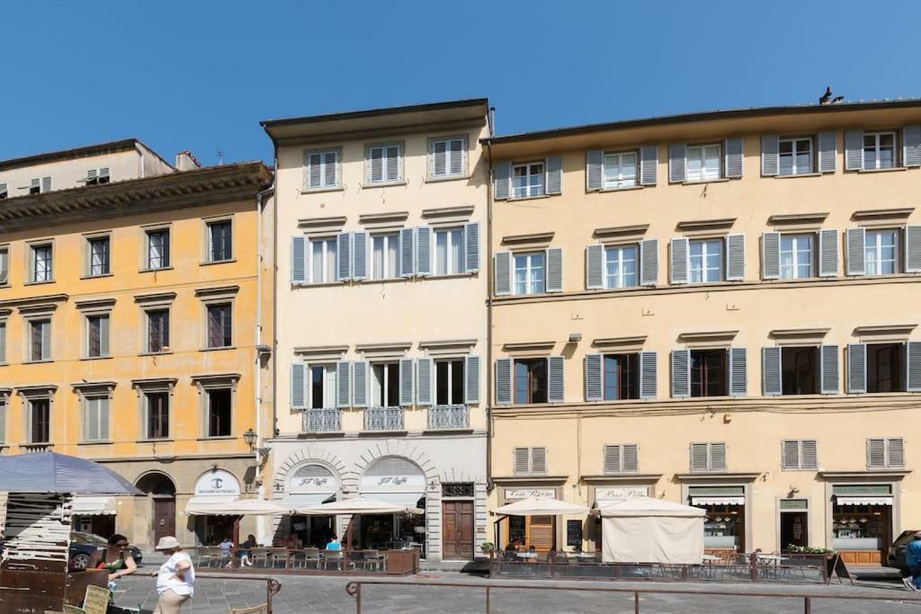 Renaissance Apartment *